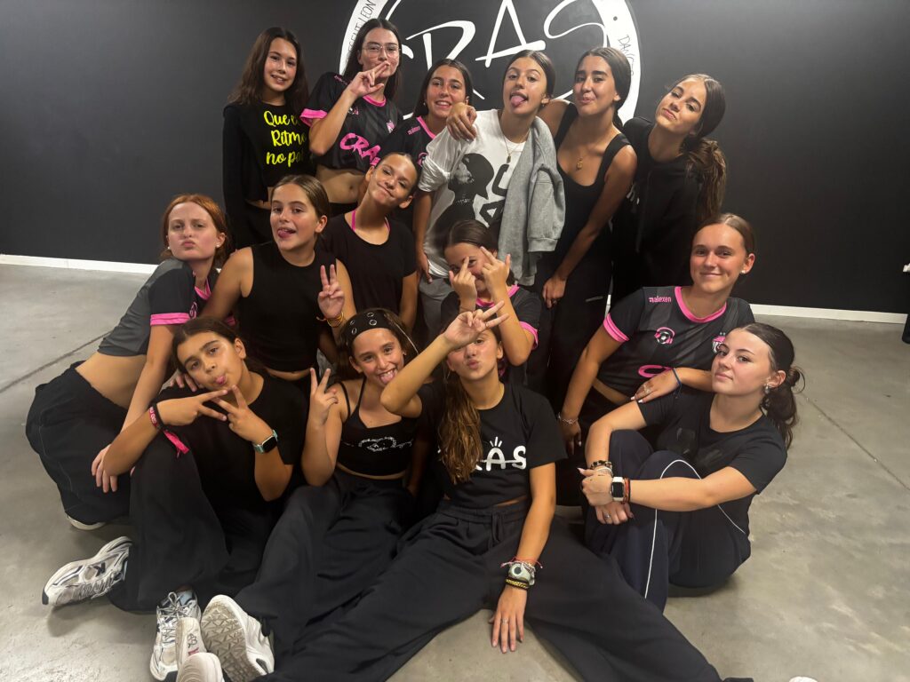 Grupo de niños Cras Dance